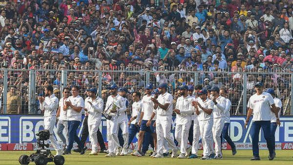 இன்னிங்க்ஸ் வெற்றி சாதனை