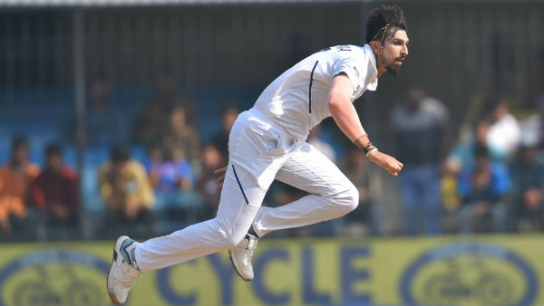 இந்தியா பந்துவீச்சு 