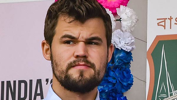  மணியடித்து துவக்கி வைத்த விஸ்வநாதன் 