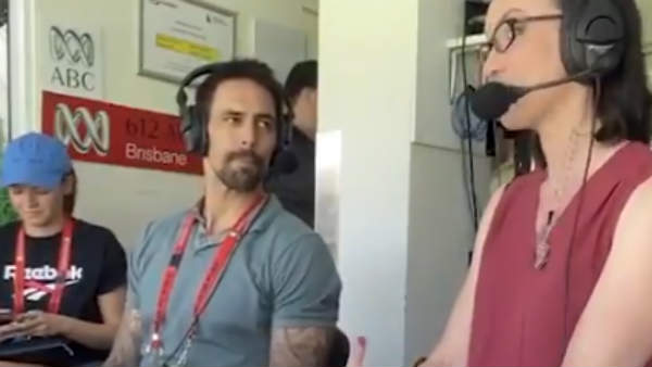 வர்ணனையாளரிடம் பகிர்வு வர்ணனையாளரிடம் பகிர்வு