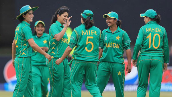  33 டி20 போட்டிகளிலும் கேப்டன் 