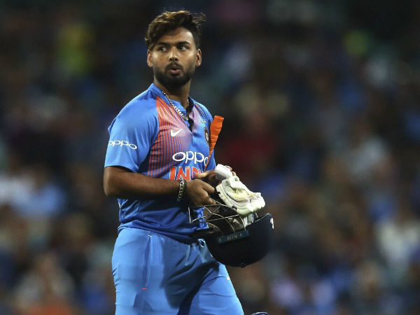 அவுட் கேட்டார்