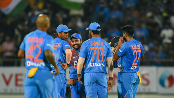 இந்தியா தடுமாற்றம்