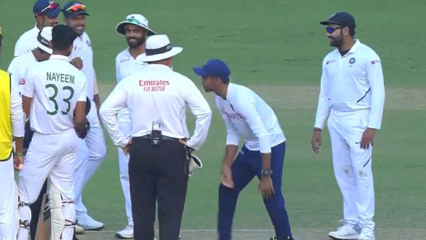 இரு வீரர்கள் மாற்றம் இரு வீரர்கள் மாற்றம்