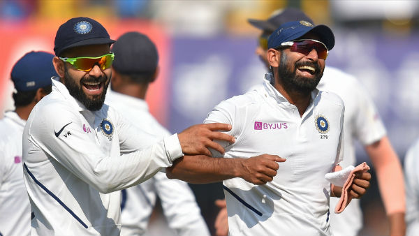  அதிரடி பந்துவீச்சு 