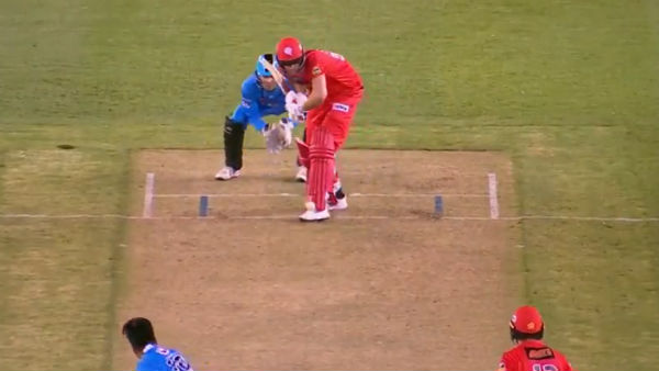 17வது ஓவரில் என்ன நடந்தது?