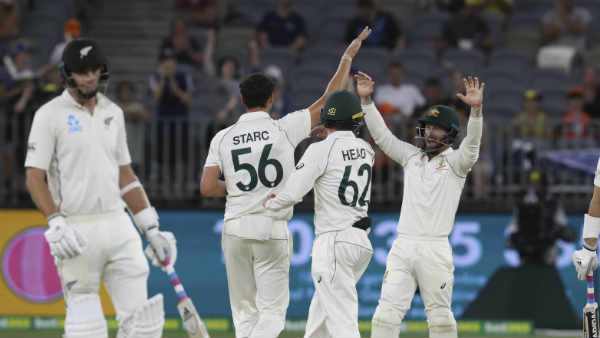 நியூசிலாந்து மிரட்டல் நியூசிலாந்து மிரட்டல்