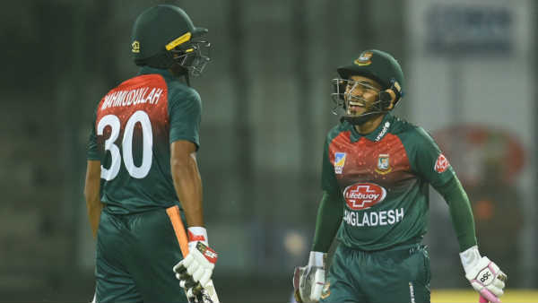 அங்கே இருக்க முடியாது