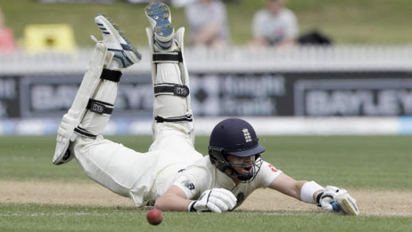  அந்நிய மண்ணில் இரட்டை சதம் 