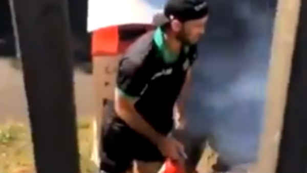 தீயணைப்பு வீரராக மாறிய கேப்டன் 