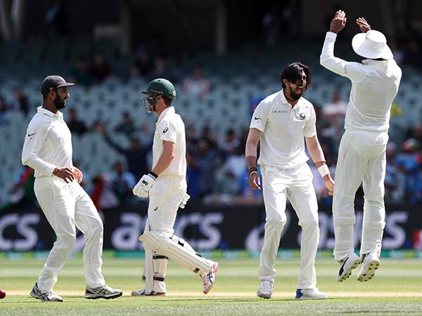 பகல் இரவு டெஸ்ட்