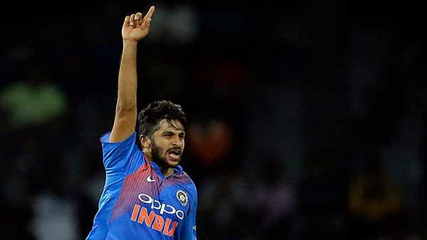 இளம் வீரருக்கு வாய்ப்பு