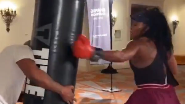 செரினா வில்லியம்சுக்கு பயிற்சி 