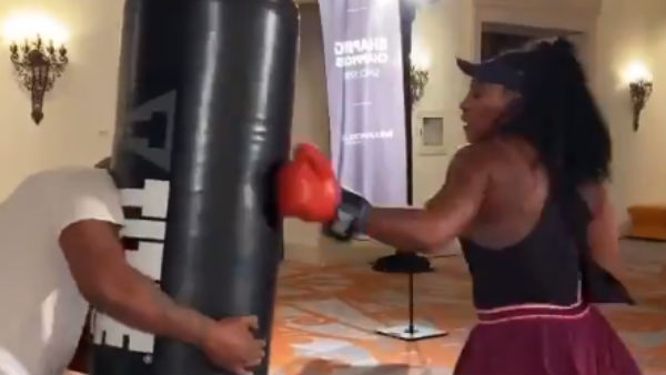 செம குத்துவிட்ட செரினா 