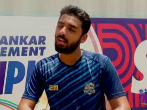 யார் இந்த வருண் சக்கரவர்த்தி?