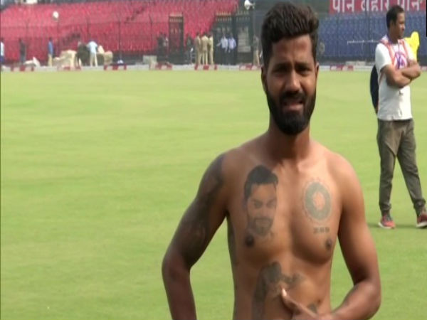 உடலெங்கிலும் டாட்டூக்கள் 