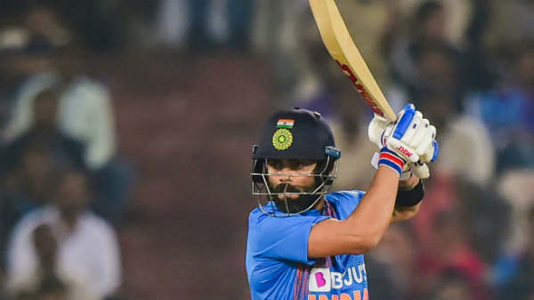 அதிக ரன்களை குவித்து முதலிடம் 