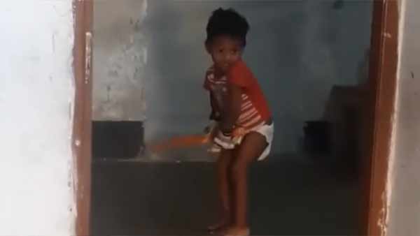 டயாப்பர் சிறுவன்