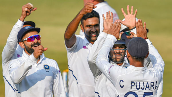 12 வீரர்கள் பேட்டிங் 