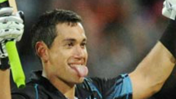 மிரட்டிய டெய்லர்