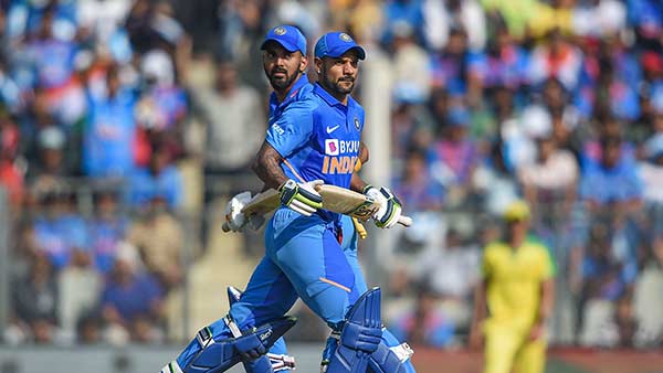 திணறிய இந்திய பந்துவீச்சாளர்கள் 