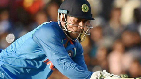 தோனி அனுபவம்