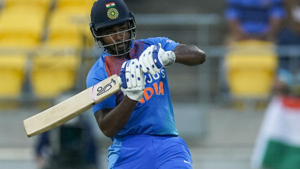 கடைசி ஓவரின் ஷர்துல் தாக்குர்