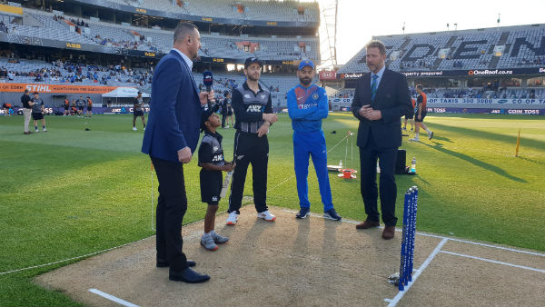 அதே மைதானம்