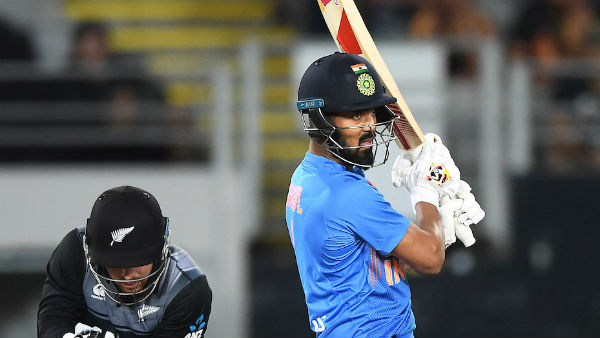 மூன்று அரைசதம்