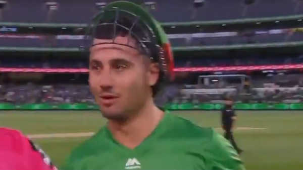 ஸ்டோனிஸ் விளாசல்