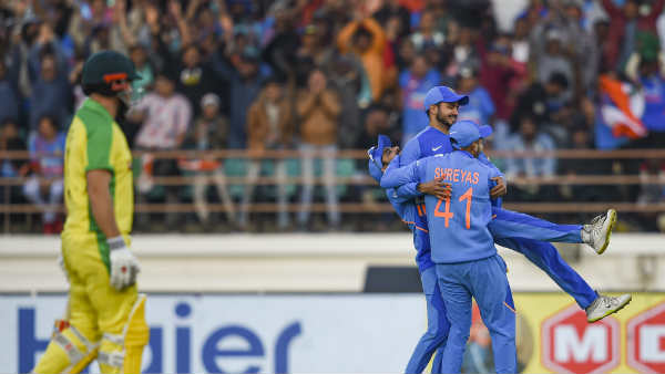 அலெக்ஸ் கேரி அவுட்