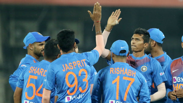 சிறப்பான பந்துவீச்சு