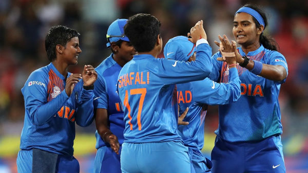 வேதா கிருஷ்ணமூர்த்திக்கு பாராட்டு 