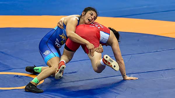 ஒரே நாளில் 3 தங்கப்பதக்கம்