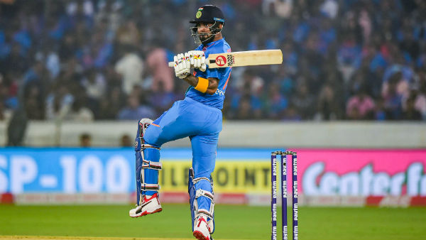 வார்னர், ஸ்மித்தும் முன்னேற்றம் வார்னர், ஸ்மித்தும் முன்னேற்றம்