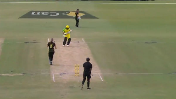 பந்தை பார்ப்பதே கடினம் பந்தை பார்ப்பதே கடினம்