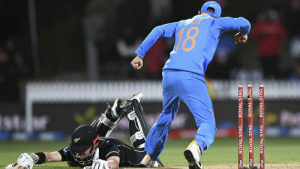 ஆறாவது பந்துவீச்சாளர் எங்கே?