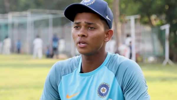 தொடர் நாயகன் விருது 