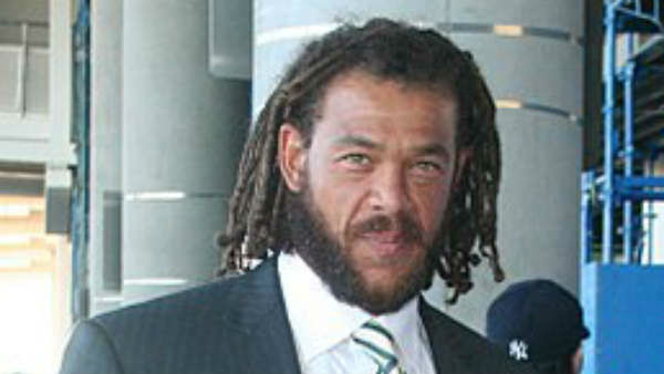 சைமண்ட்ஸ் சரிவு