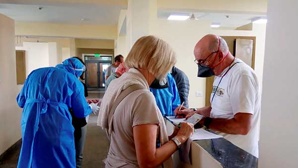 வெளியே செல்லக் கூடாது வெளியே செல்லக் கூடாது