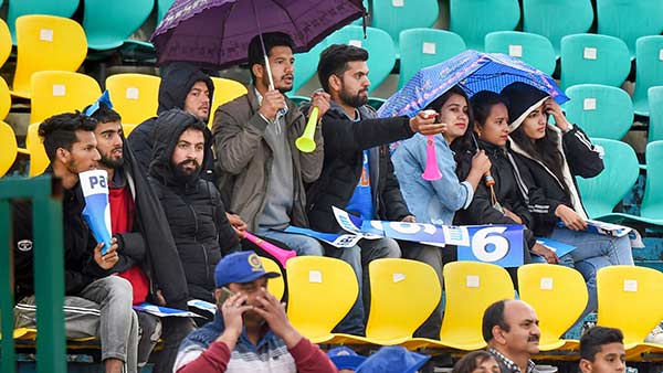 டிக்கெட் விற்க தடை