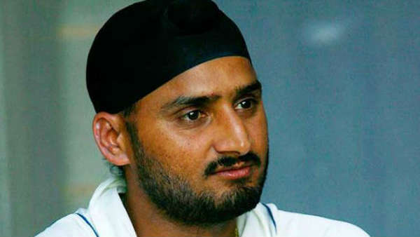 ஹர்பஜன் தப்பினார்