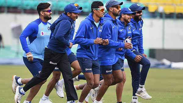 பந்துவீச்சாளர்களுக்கு சிக்கல் பந்துவீச்சாளர்களுக்கு சிக்கல்