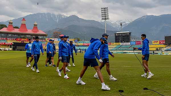 செல்போன்களைத் தொடாதீங்க செல்போன்களைத் தொடாதீங்க