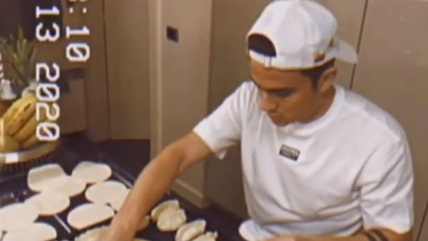 மலையேறி விளையாடும் ஹாமில்டன் 