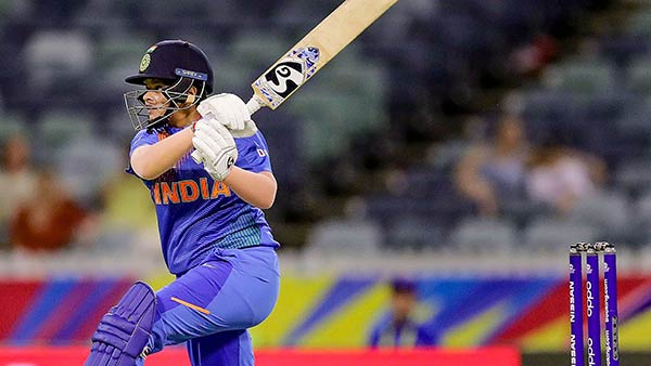  அதிரடி ஆட்டம்