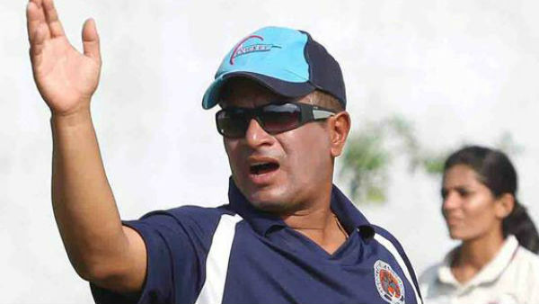 முன்னாள் பயிற்சியாளர் குற்றச்சாட்டு 