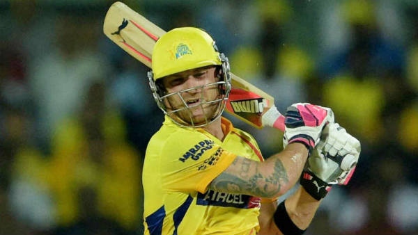 மெக்குல்லம் சதம்