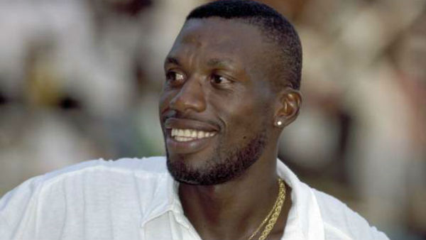 இங்கே என்ன செய்கிறான்?