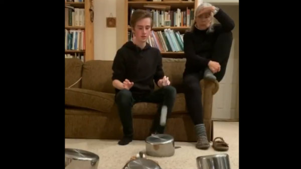 இப்படியும் விளையாடலாம் 